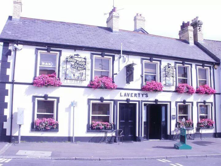 Laverty'S - The Black Bull Inn Randalstown Bagian luar foto